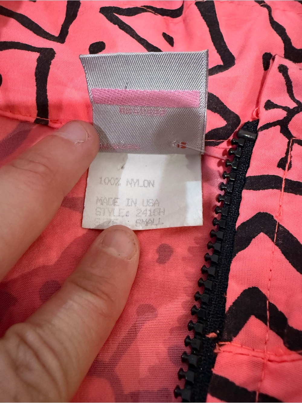 Vintage OP bright pink patterned windbreaker, fits like women's medium - Picture 5 of 6